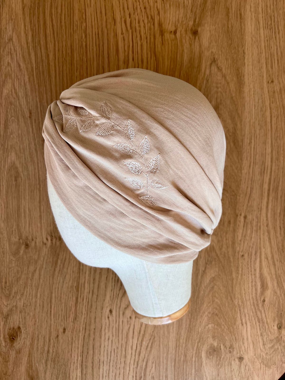Turban beige brodé - Elyssa